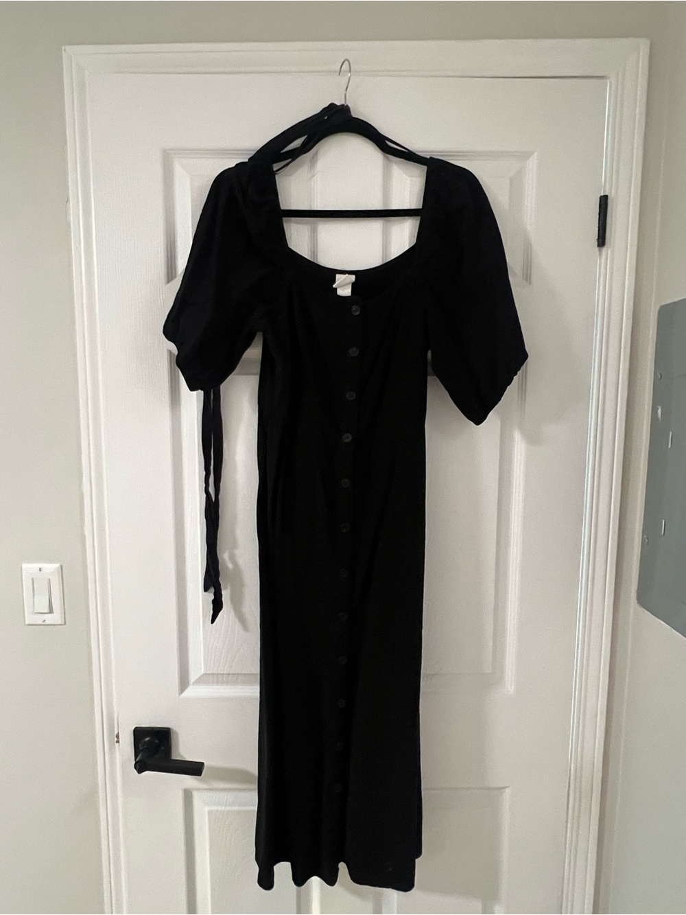 H&M Black Button-Front Midi Dress with Puff Sleeves